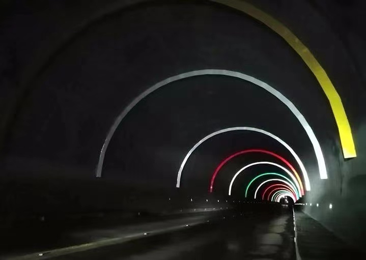 北京交通展|越来越多的隧道照明开始使用反光材料，原因是什么？