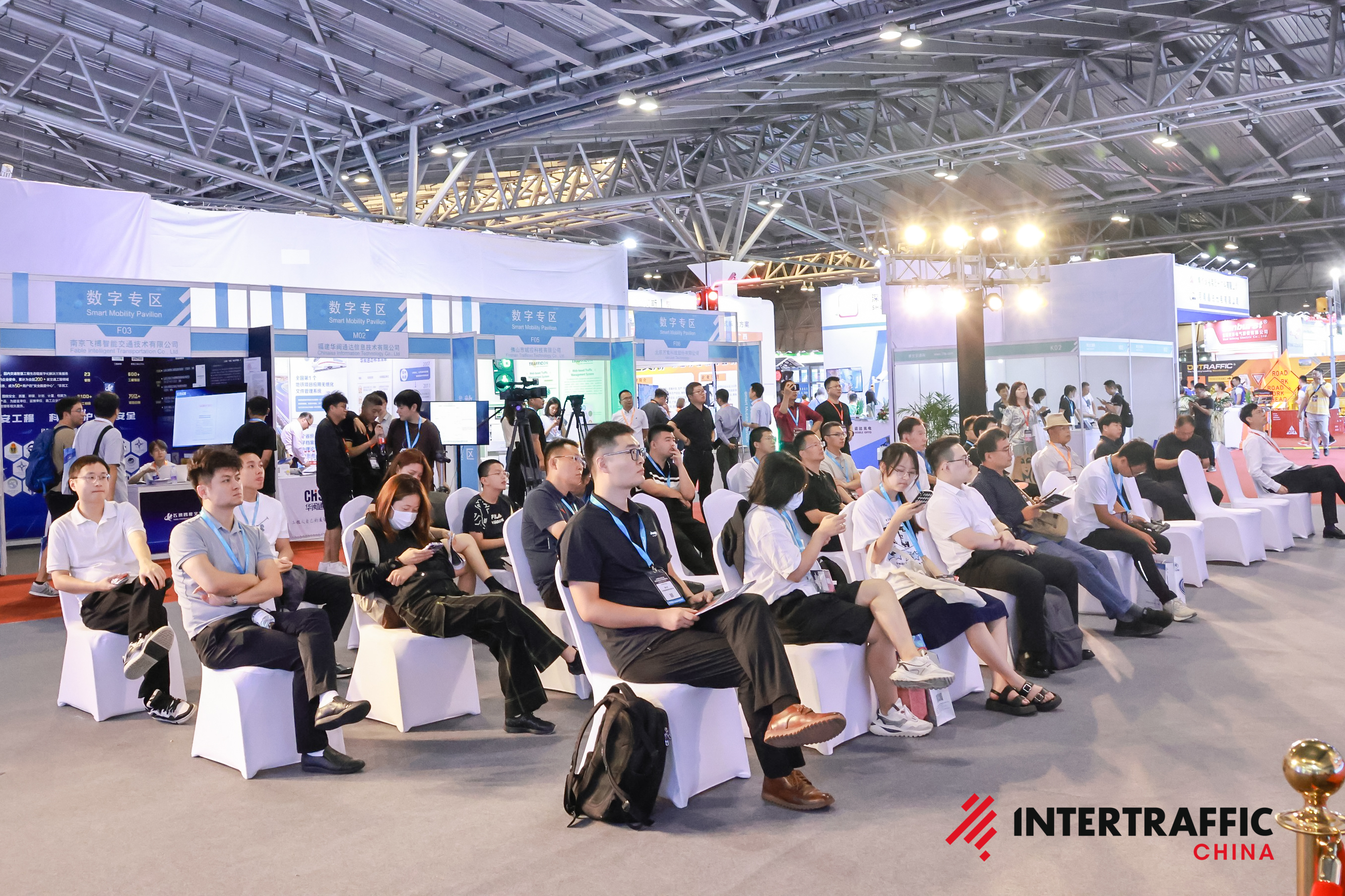 同期活动 | 公路交通安全设施（材料与装备）座谈会